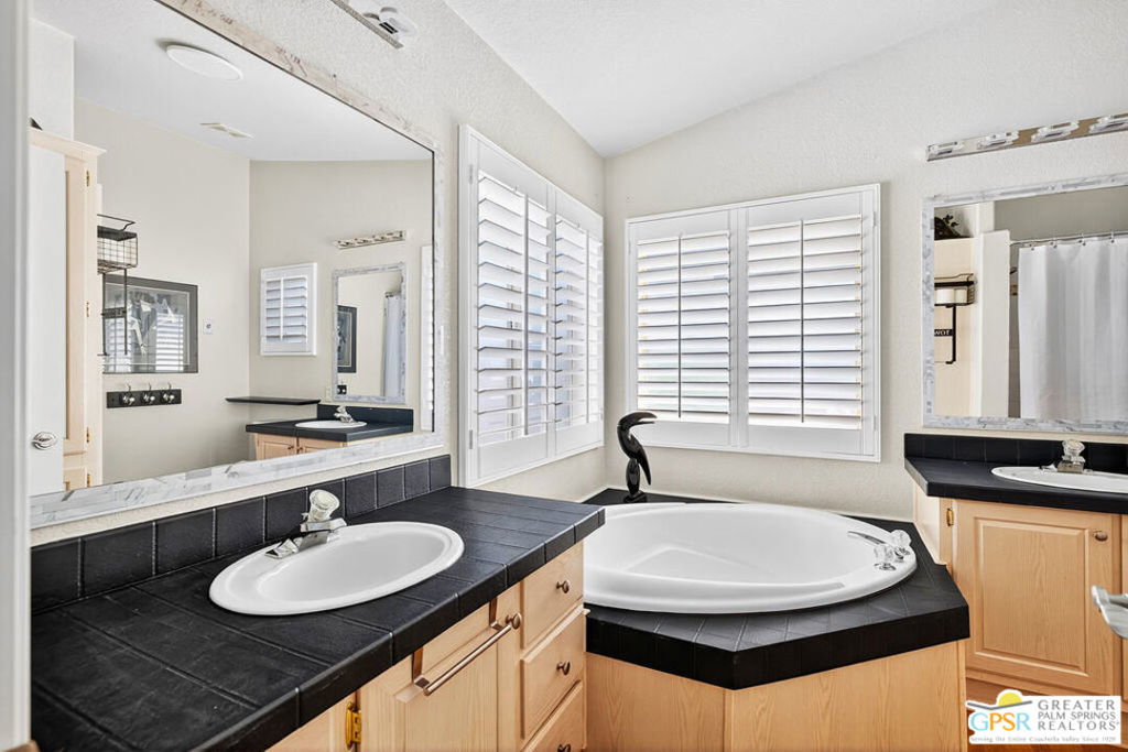 Date Palm Country Cl - Manufactured In Park