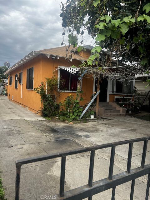 1221 W 38th Los Angeles CA 90037