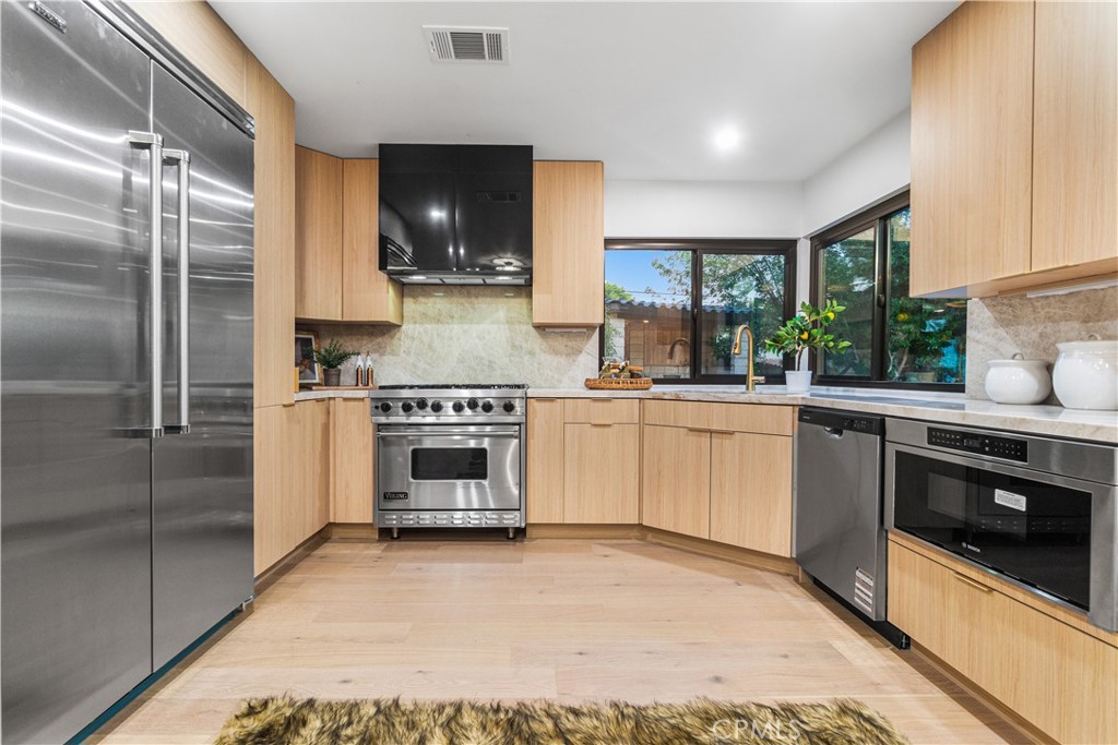 6032 Sun Knoll Circle
