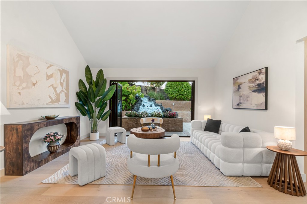 6032 Sun Knoll Circle