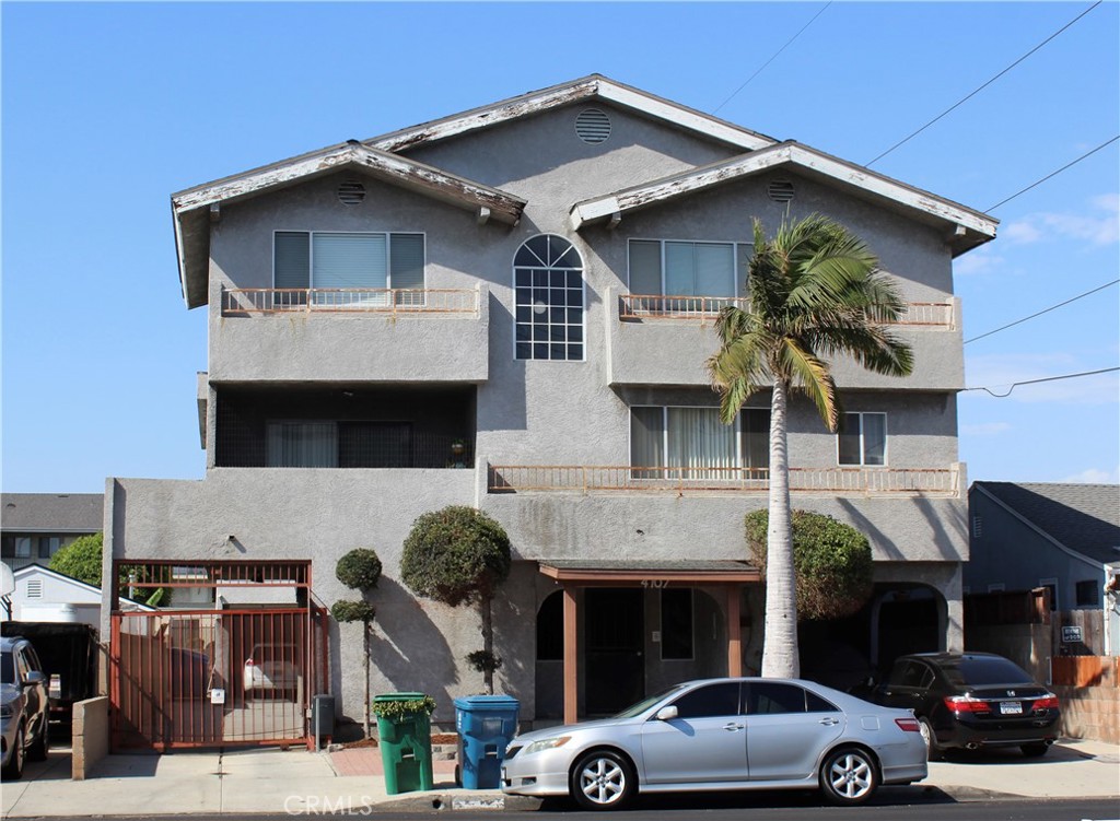 7-unit apartment complex offers strong rental potential in a high-demand area of the South Bay. Each unit is currently configured as 2 bedrooms and 1 bathroom; however, public records reflect each unit as 1 bedroom. Buyer to verify all permits, records, and unit configurations independently.
Features include:
—7 total units
—Stable tenant base
—Convenient access to freeways, LAX, SpaceX, SoFi Stadium, and the South Bay beaches
—On-site parking (11 carports) with automatic gate access
This is a rare chance to acquire a multi-family property with consistent income and future value-add opportunities in a rapidly appreciating market.