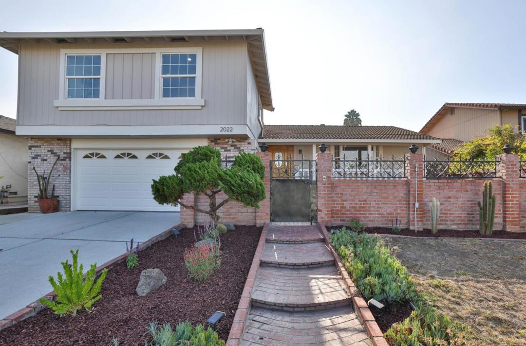 2022 Admiral Place