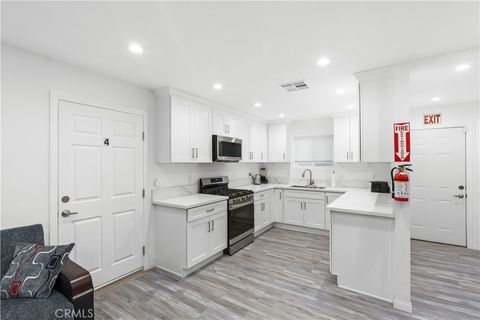 6738 Coldwater Canyon North Hollywood CA 91606