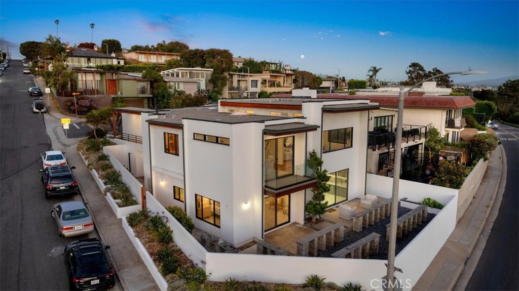 2919 Hermosa View Drive