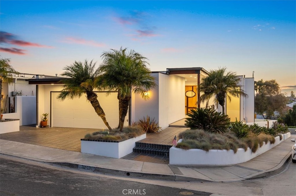 2919 Hermosa View Drive