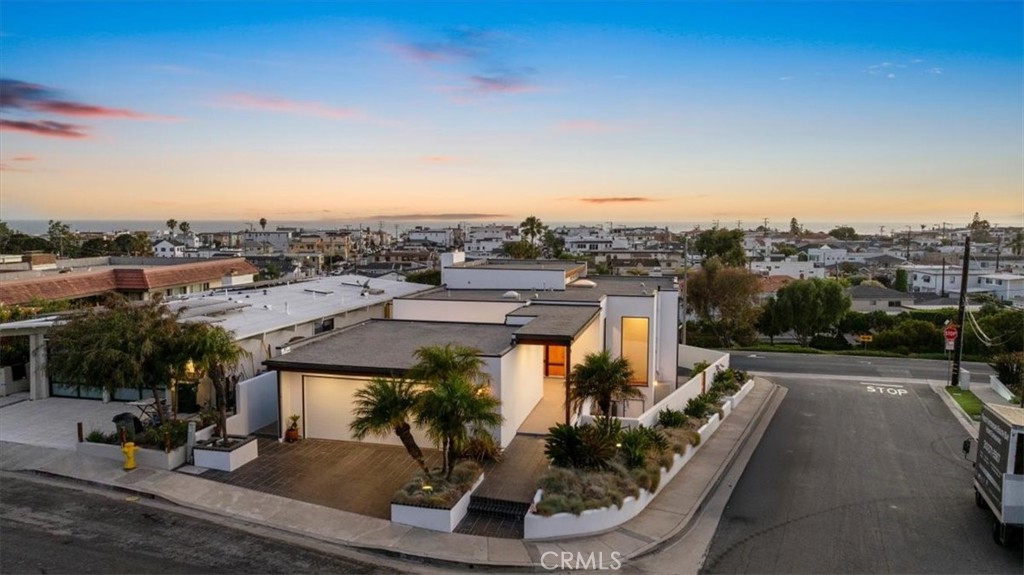 2919 Hermosa View Drive