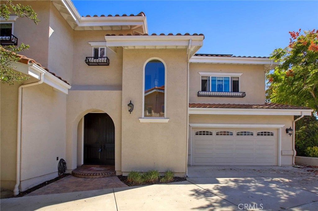 Photo of 1595 E Avenida De Las Flores, Thousand Oaks, CA 91362 (MLS # GD25243937)