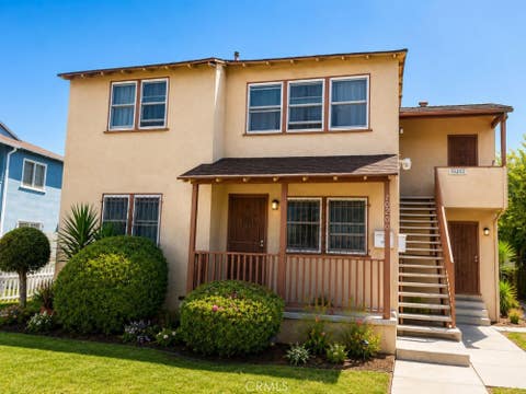 Photo of 10200 S Wilton Place PL S, Los Angeles, CA 90047 (MLS # IN26177124)