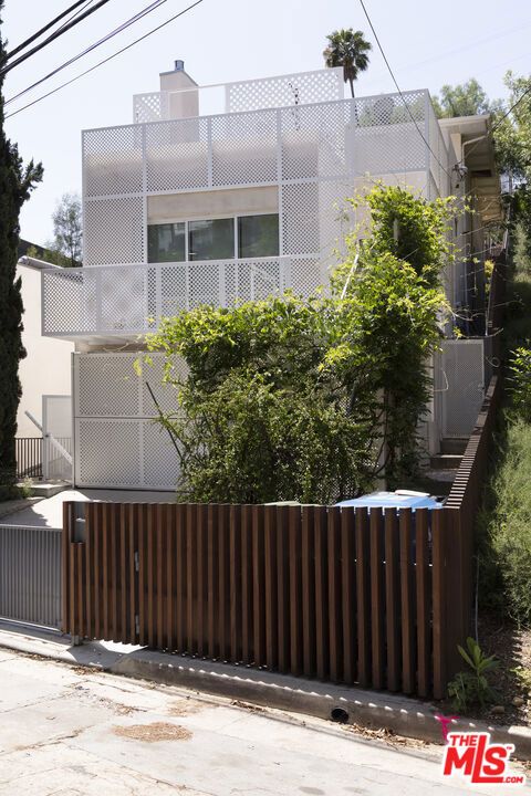 Photo of 444 W Avenue 37 Ave, Los Angeles, CA 90065 (MLS # 26671003)