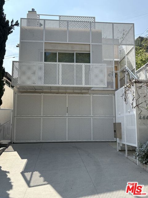 Photo of 444 W Avenue 37 Ave, Los Angeles, CA 90065 (MLS # 26671003)