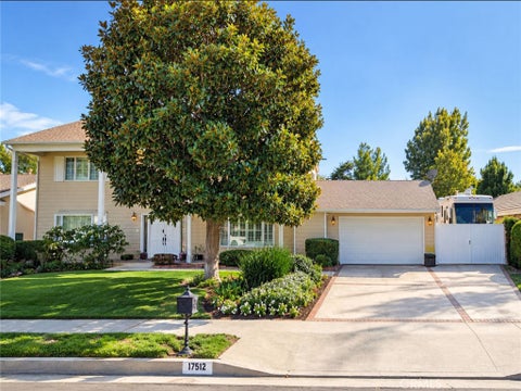 Photo of 17512 Superior Street, Northridge, CA 91325 (MLS # SR26224112)