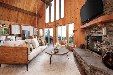 Photo of 28975 Lassen DR, Lake Arrowhead, CA 92352 (MLS # IG26178722)
