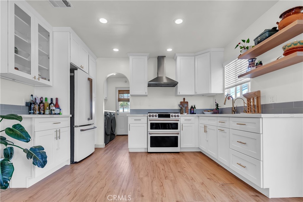 6063 Roosevelt Avenue