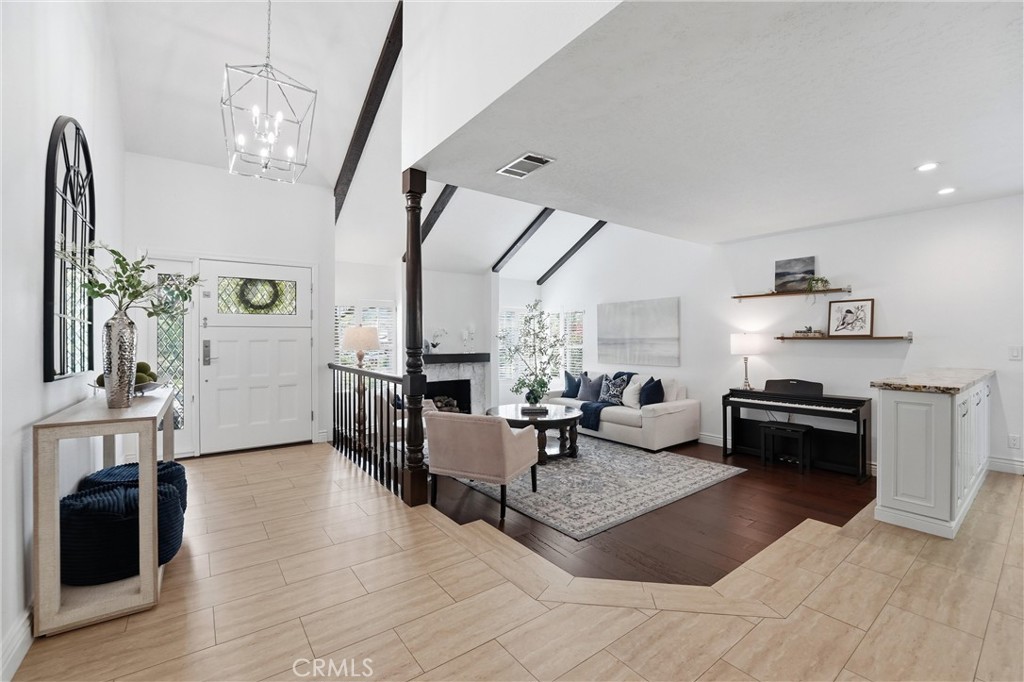 6305 E Rocking Horse