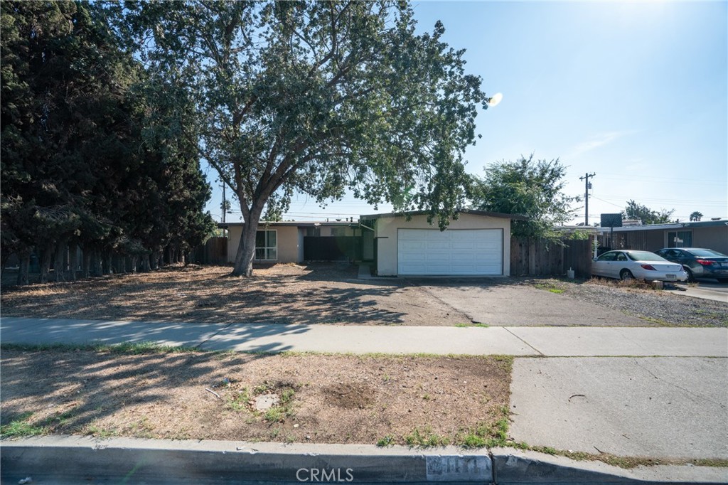 This lovely single-story home has been painted inside and is super clean, with 4 bedrooms and 2 baths, with outside living in-doors due to a large Sun Room! Generous sized back yard is perfect for outdoor entertaining and family gatherings. Nice laminate floors, granite counter tops, complement its higher, open beam ceiling, with a kitchen that is very open with lots of cabinetry. Separate laundry space. The home has wonderful curb appeal and is close to schools, restaurants, Costco and shopping centers. Conveniently located close to the 10 and 60 freeways. Walking distance to restaurants and shops. Very convenient. A perfect starter home.