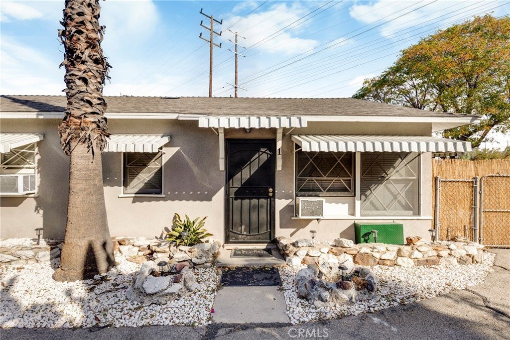 6727 Camellia Avenue