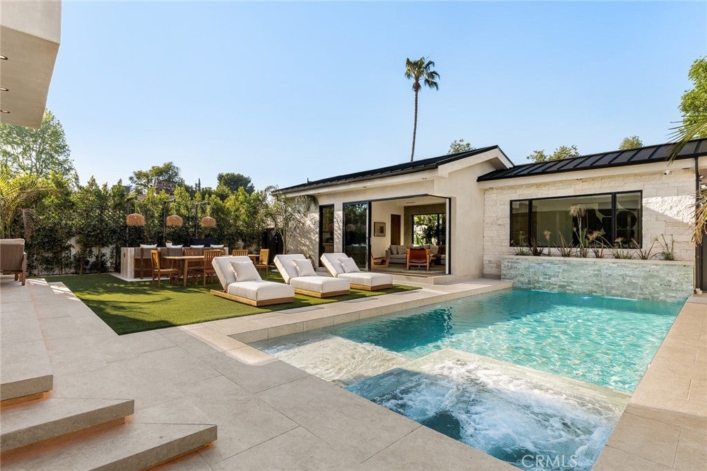 12247 Addison