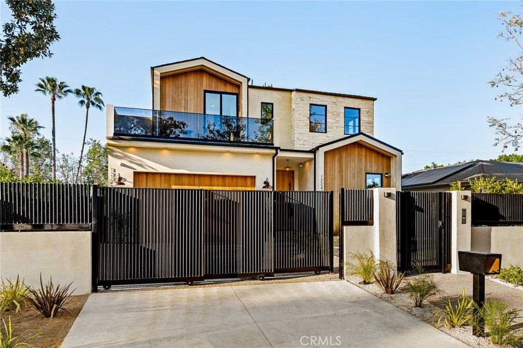 12247 Addison