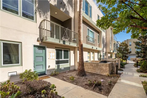 MLS: OC26219622