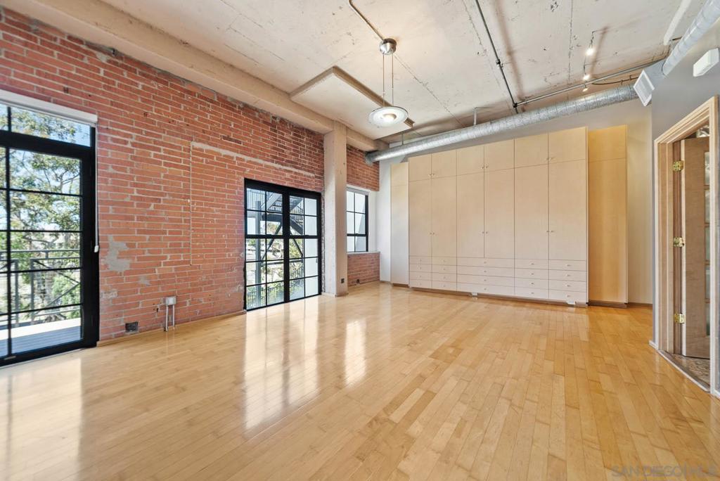 Hillcrest - Residential