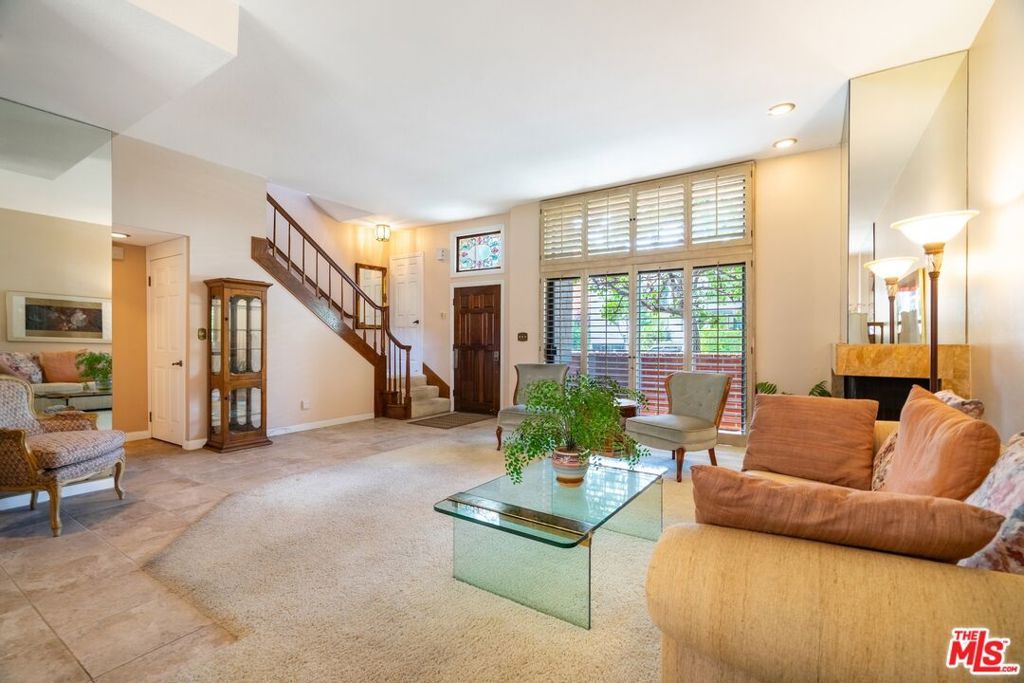 Photo of 802 3rd Street #B, Santa Monica, CA 90403 (MLS # 25594467)