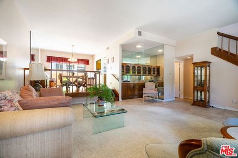 Photo of 802 3rd Street #B, Santa Monica, CA 90403 (MLS # 25594467)