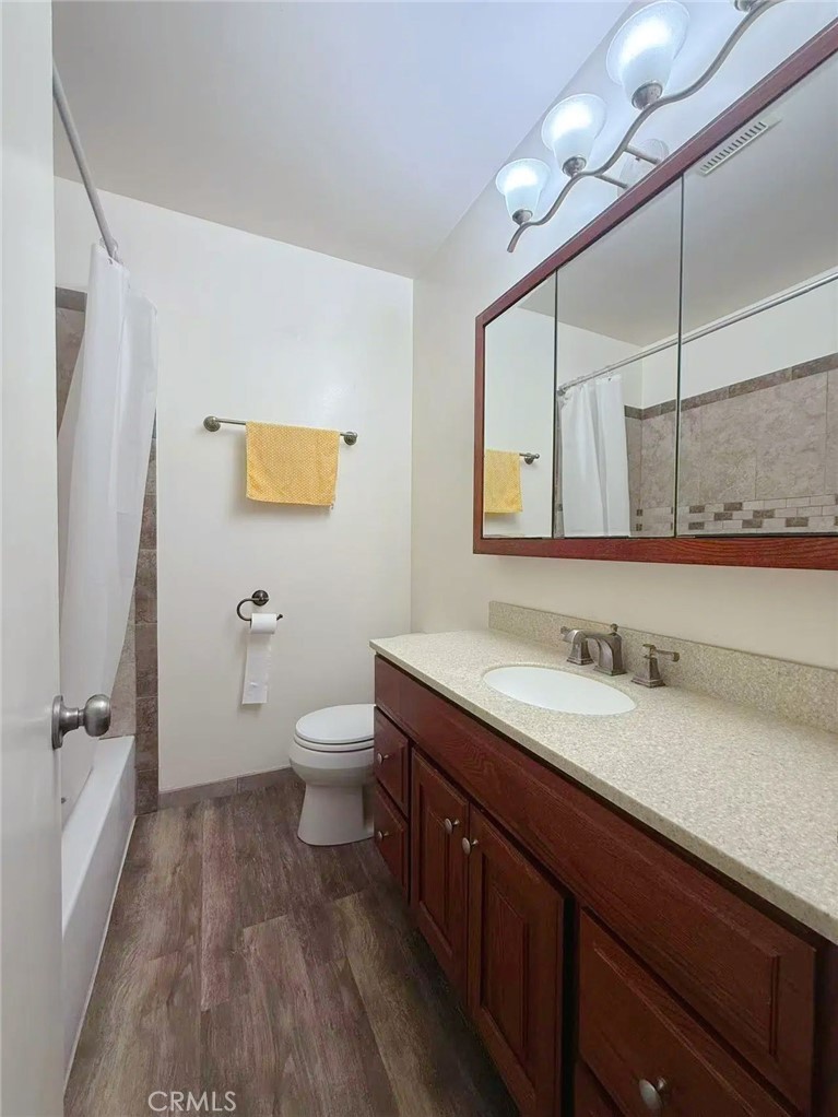 Lakewood City/Lakewood (LCK) - Residential Lease