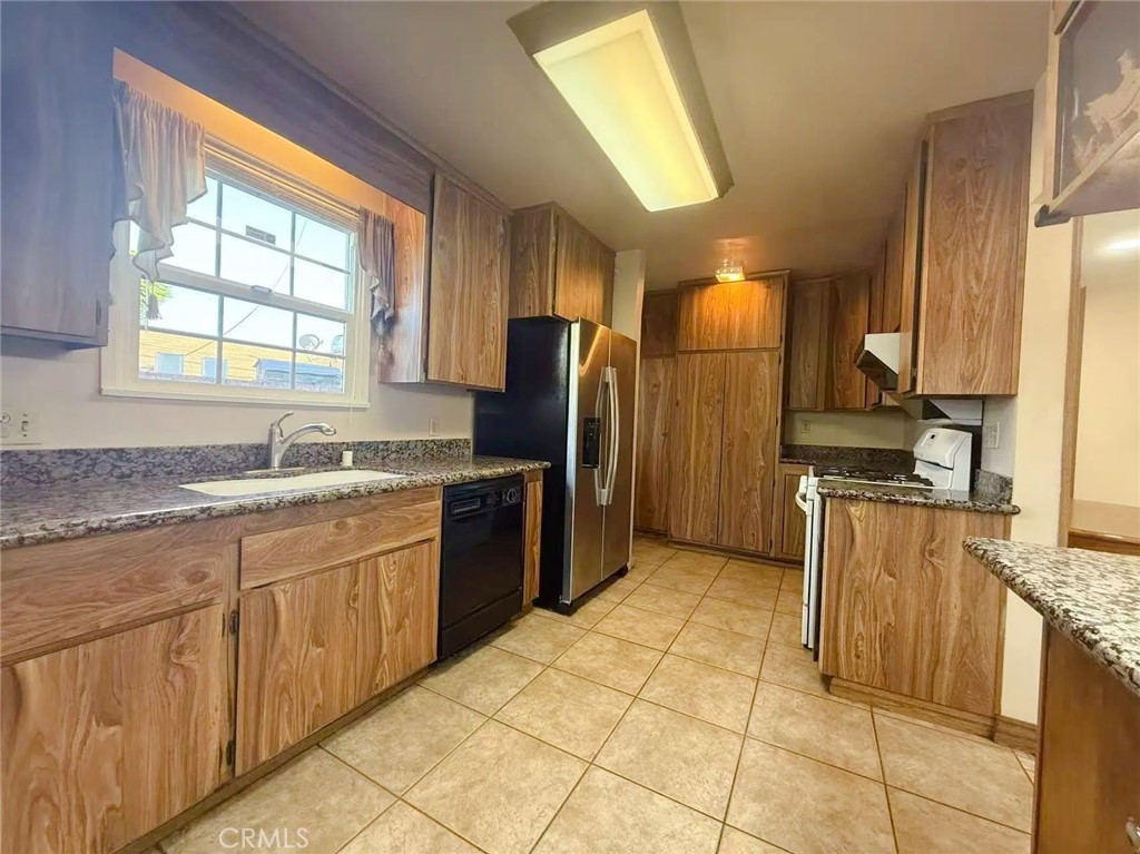 Lakewood City/Lakewood (LCK) - Residential Lease