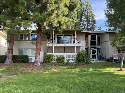 Photo of 271 Avenida Sevilla #O, Laguna Woods, CA 92637 (MLS # OC26008085)