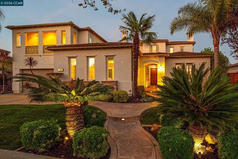 Photo of 2000 Sorrelwood Ct Ct, San Ramon, CA 94582 (MLS # 41126799)