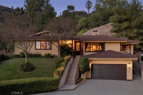 Photo of 1753 N Pacific Ave, Glendale, CA 91202 (MLS # GD25232254)