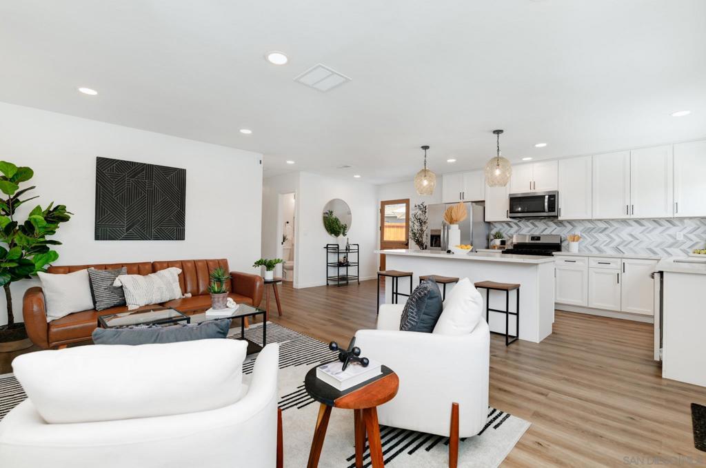 Properties 3 4865 Aberdeen St