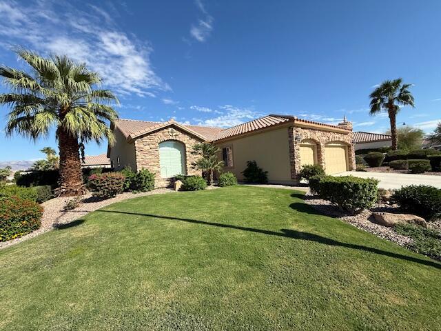 Popular San Benito 2147 sq ft Model on large pool size corner lot.