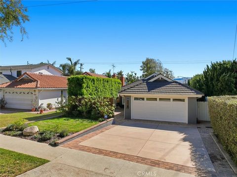 Photo of 904 Knob Hill Ave, Redondo Beach, CA 90277 (MLS # SB25243936) Photo of 904 Knob Hill Ave, Redondo Beach, CA 90277 (MLS # SB25243936)