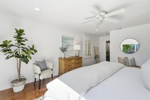 Tiny photo for 904 Knob Hill Ave, Redondo Beach, CA 90277 (MLS # SB25243936)