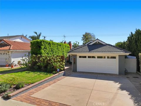 Tiny photo for 904 Knob Hill Ave, Redondo Beach, CA 90277 (MLS # SB25243936)