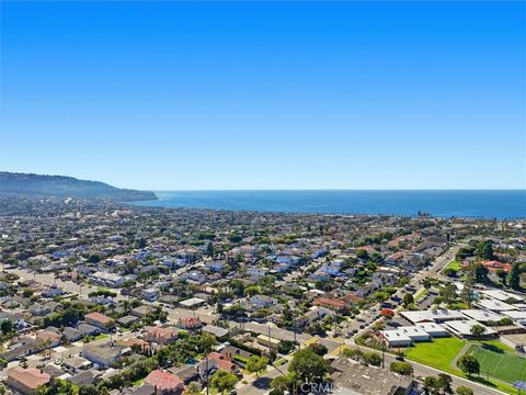 Tiny photo for 904 Knob Hill Ave, Redondo Beach, CA 90277 (MLS # SB25243936)