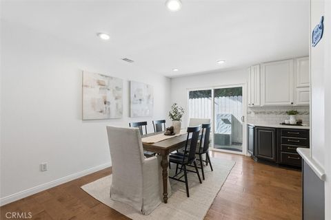 Tiny photo for 904 Knob Hill Ave, Redondo Beach, CA 90277 (MLS # SB25243936)