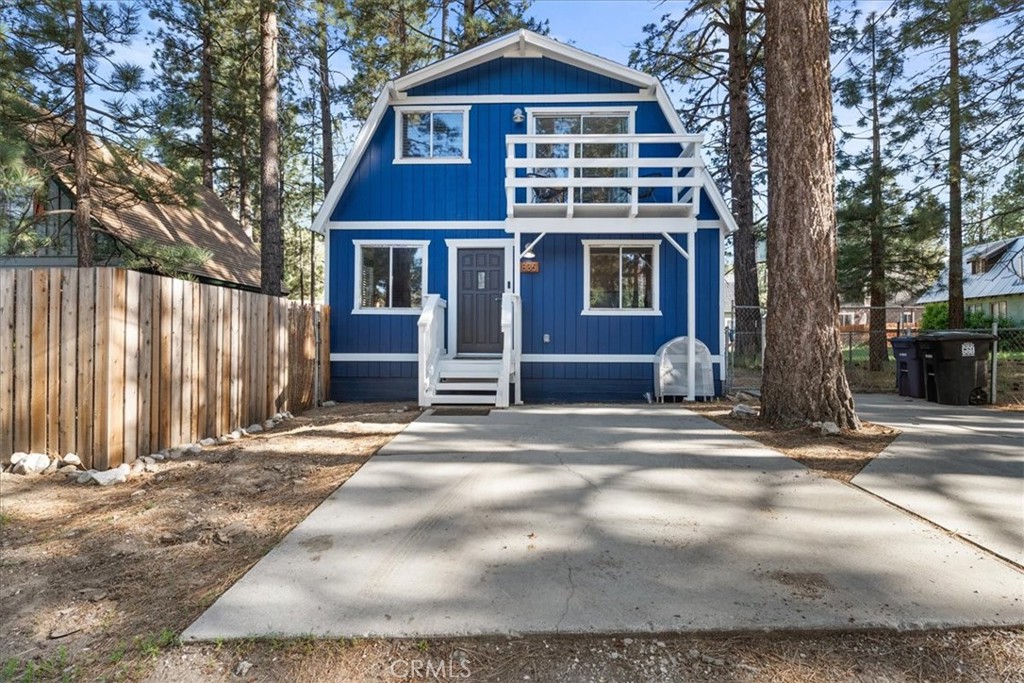 Furnished Gambrel-Style Home for Lease in Big Bear City This charming and fully furnished mountain home offers 1,200 sq. ft. of living space on a 5,000 sq. ft. lot, located in a peaceful and scenic neighborhood of Big Bear City. Built in 1981, the classic Gambrel-style design features two spacious bedrooms and two bathrooms, filled with natural light throughout. The welcoming family room includes a large native rock fireplace —perfect for cozy nights in or entertaining guests. The renovated kitchen is well-appointed with modern updates and everything you need to cook and gather comfortably. One of the bedrooms includes direct access to a private patio, leading to a versatile bonus room above the garage—ideal for an office, guest room, or hobby space. Laundry is conveniently located upstairs. Enjoy the expansive front and back yards with peekaboo views of Baldwin Lake (seasonally dry), all within a quiet and relaxing mountain setting.
Lease Details: • Rent: $2,200/month • Security Deposit: $2,200 • No pets • Tenant pays all utilities • One-year lease preferred with option to renew • Fully furnished and move-in ready A fantastic opportunity to enjoy year-round Big Bear living in comfort and style. Tenant must complete an application and pay for credit check.