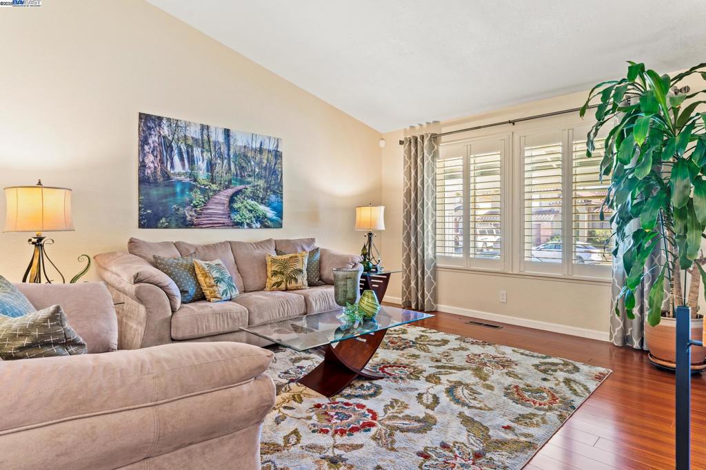 COLLEGE PARK - Residential