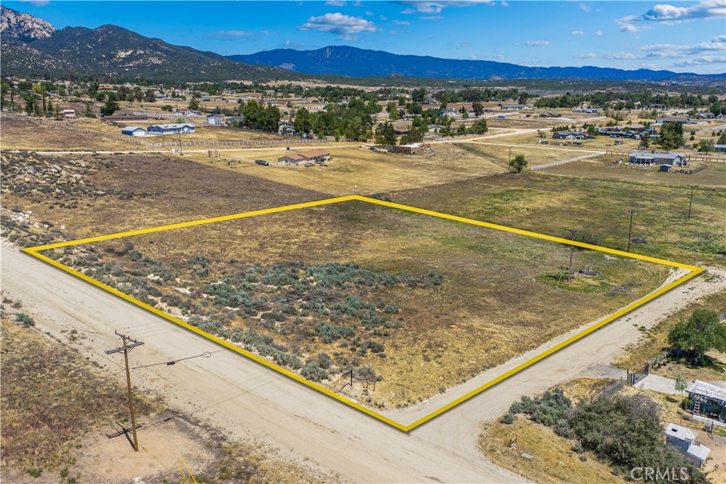 220 Lakeshore Boulevard