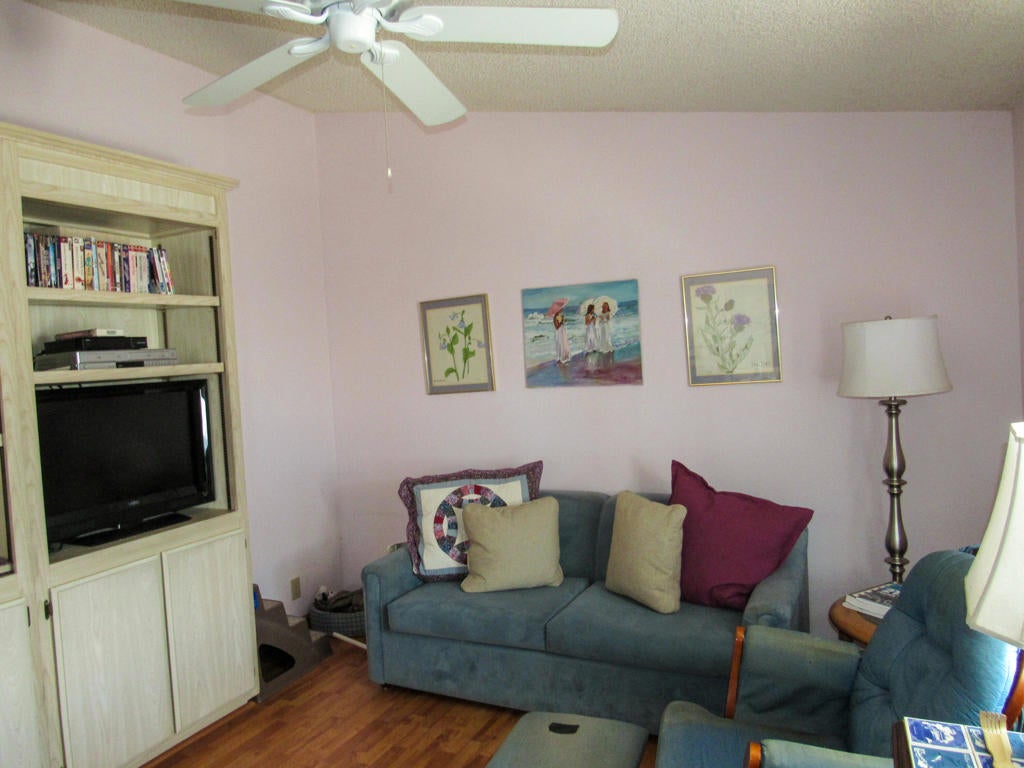 38521 Commons Valley Drive