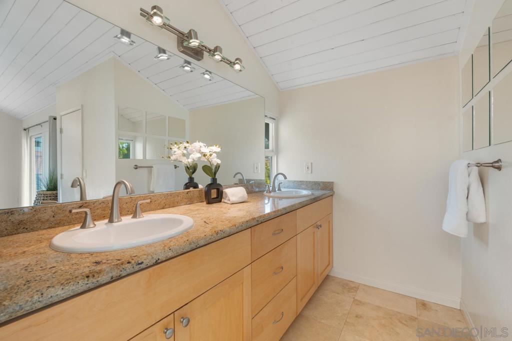 La Costa - Residential Lease