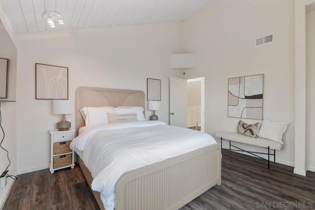 La Costa - Residential Lease