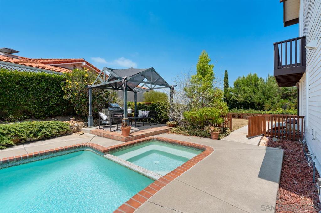 La Costa - Residential Lease