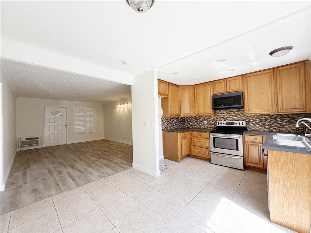 231 Springview, Irvine CA 92620 - Photo 6