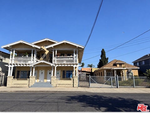 Photo of 1230 Irolo Street #7, Los Angeles, CA 90006 (MLS # 26104463)