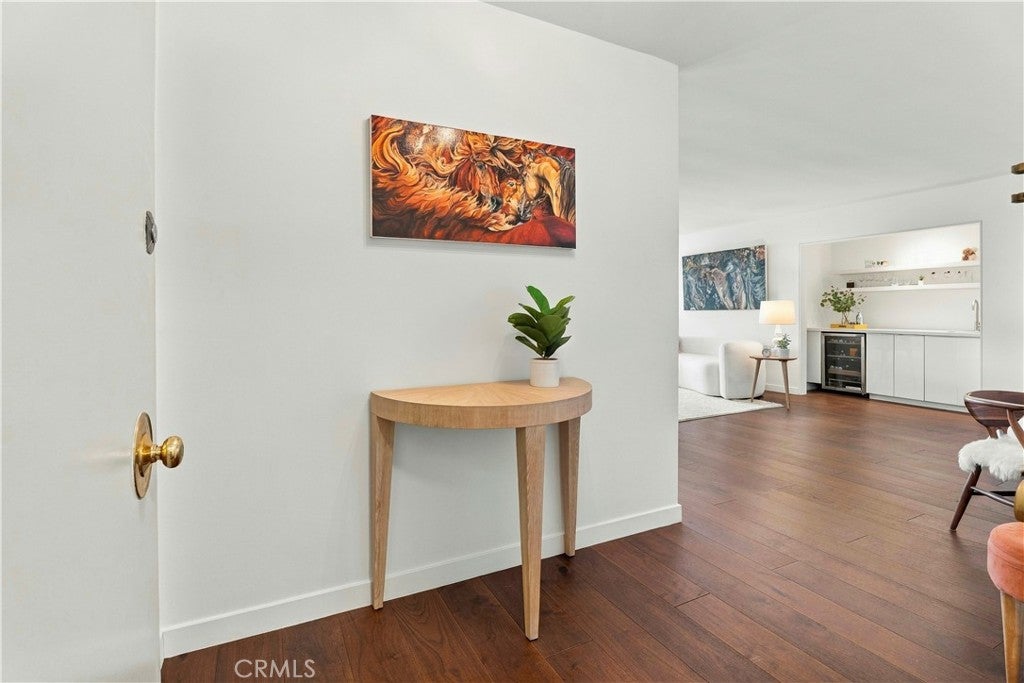 8701 Delgany 206