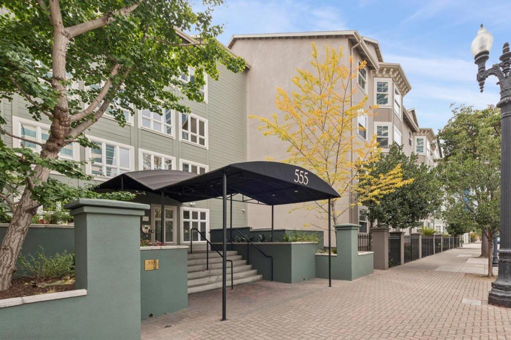 555 10th Street 102