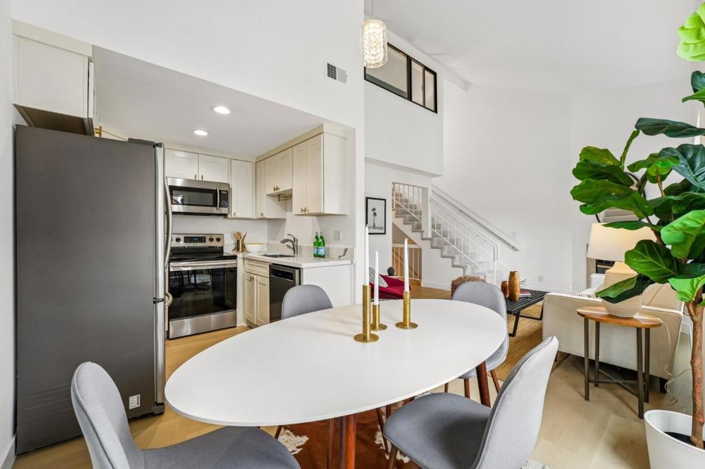 705 W Fremont Avenue 3